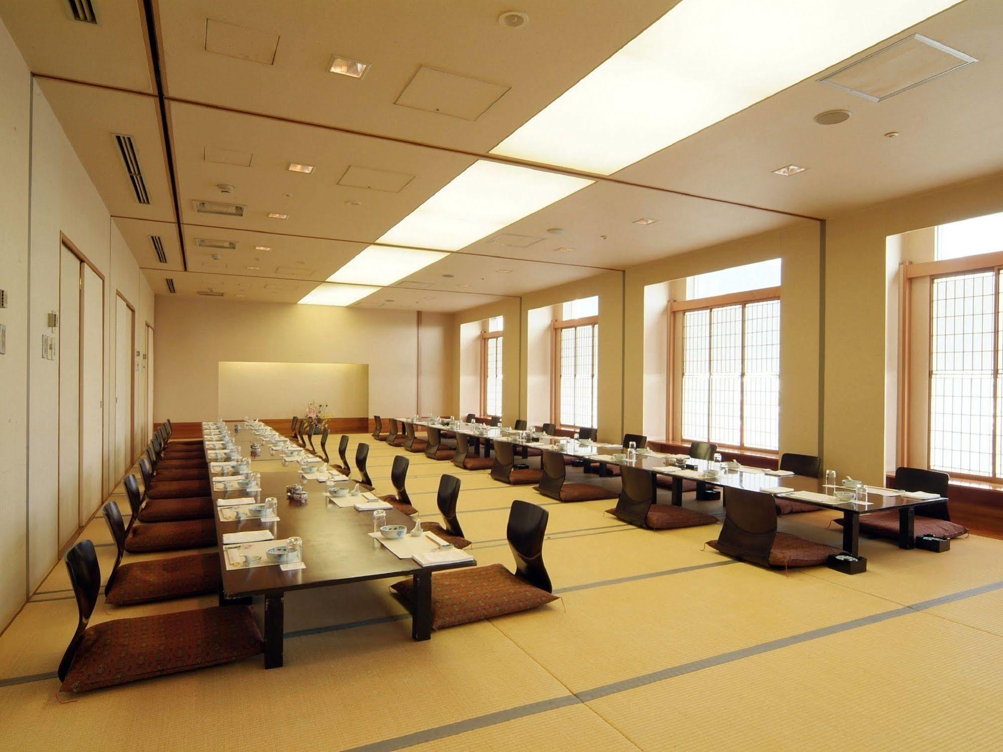Hotel Crown Palais Kitakyushu Exterior photo